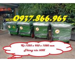 Thùng rác đạp chân chia 2 ngăn