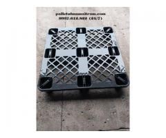 Những ảnh hưởng đến giá pallet nhựa cũ màu đen