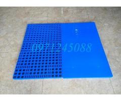 Palet nhựa lót sàn không chân, pallet nhựa công nghiệp giá rẻ